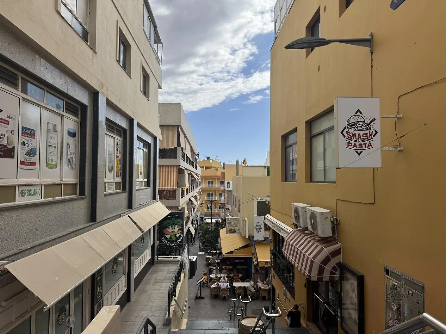 Heart Of Los Cristianos Modern Apartment Close To The Sea In Tenerife ספרד